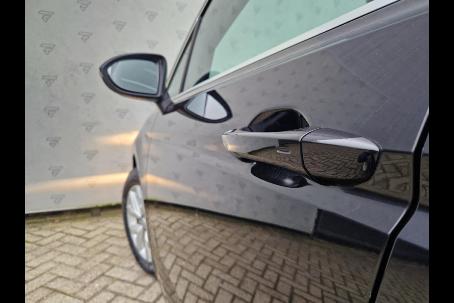 Volkswagen Touran 1.2 TSI Highline | 7 Persoons | Camera | Clima | Navi | PDC | Pano | Trekhaak | DAB |