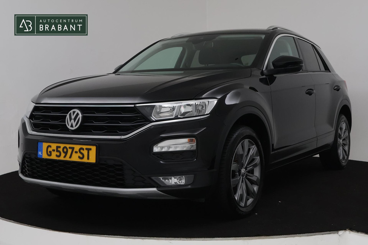 Volkswagen T-Roc 1.0 TSI Style Sport (VIRTUAL COCKPIT, NAVIGATIE, PARKEERSENSOREN, ADAPTIVE CRUISE, NL-AUTO, GOED ONDERHOUDEN)