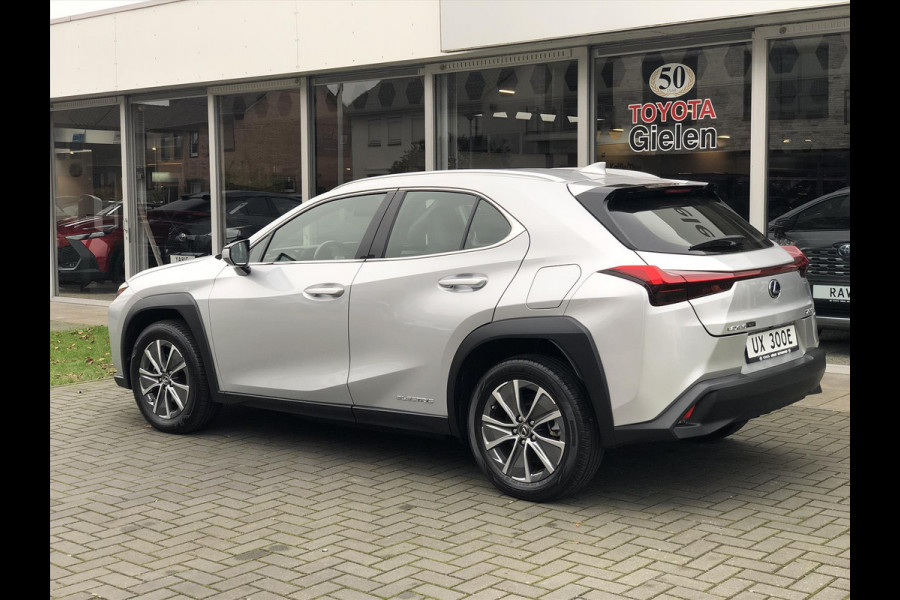 Lexus UX 300e 204pk Business | LED, 17 inch, Apple CarPlay/Android Auto, Parkeercamera, Elektrisch bedienbare stoel, BTW Auto