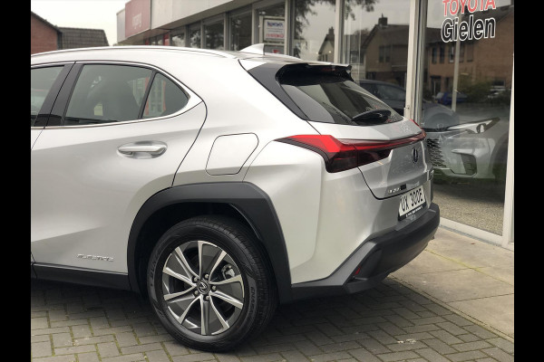 Lexus UX 300e 204pk Business | LED, 17 inch, Apple CarPlay/Android Auto, Parkeercamera, Elektrisch bedienbare stoel, BTW Auto