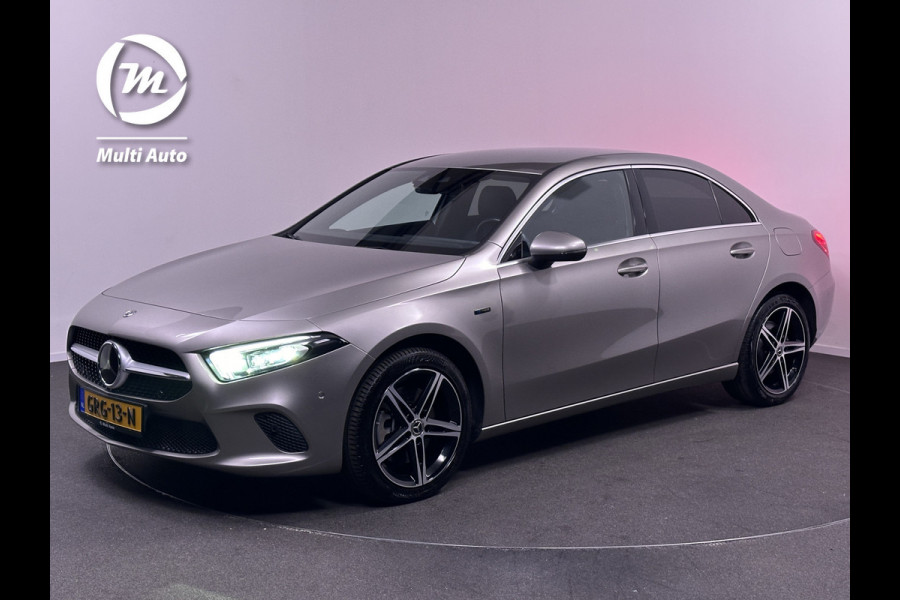 Mercedes-Benz A-Klasse 250 e Progressive Plug In Hybrid 218pk PHEV | Adaptive Cruise  | MBUX Widescreen | Navi | Carplay | Sfeerverlichting | Trekhaak af Fabriek | Sportstoelen Verwarmd | 18"L.M | Sfeerverlichting |