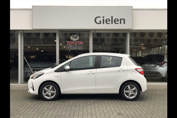 Toyota Yaris 1.5 Hybrid Aspiration Plus | Lichtmetalen velgen, Stoelverwarming, Cruise control, Parkeercamera, Bluetooth, Safety sense