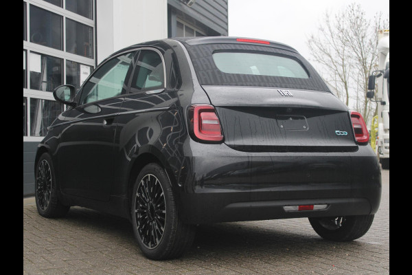 Fiat 500E CABRIO La Prima 42 kWh | By Bocelli | Leder | 17" | Navi | Winter Pack |