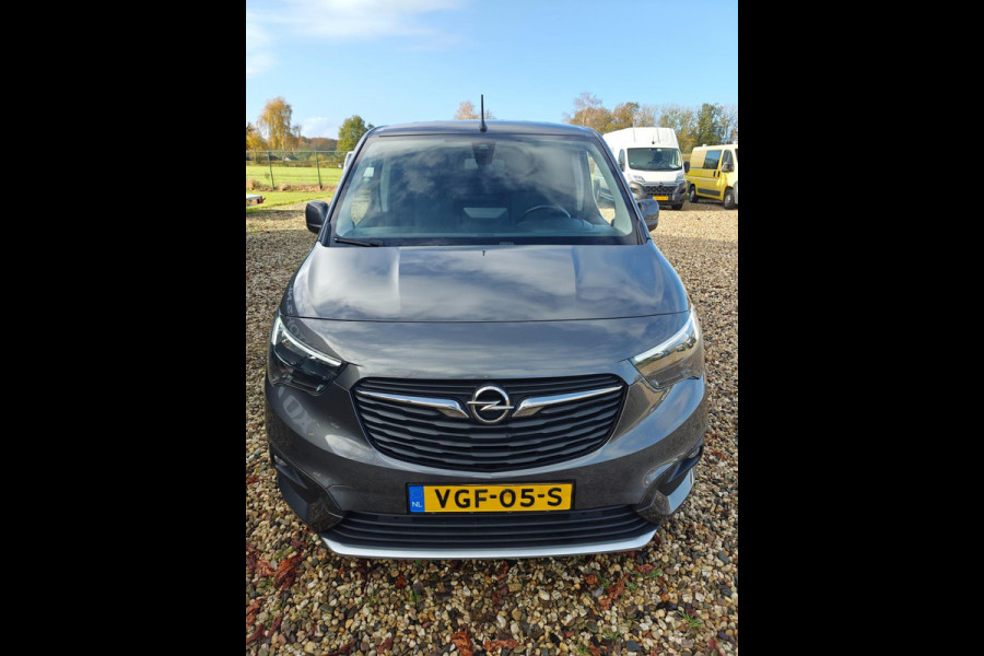 Opel Combo 1.5D L1H1 Innovation AUTOMAAT , navi , camera , 1e Eig.