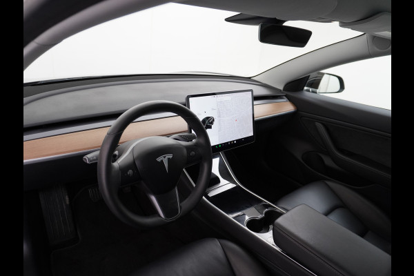 Tesla Model 3 Long Range 75 kWh 19" 463PK FSD-vb. Premium-Audio 4WD AutoPilot Pano.dak Camera Leer Adaptive-Cruise+Stop&Go  PDC-A+Voor Wifi Ec Veel grip door AWD vierwielaandrijving.  Origineel Nederlandse auto ! 1e Eigenaar grootste accu ! tot 16,5 kwh thuis laden, 120kw/h snelladen per uur ! Zeer Compleet 61.000 nieuw