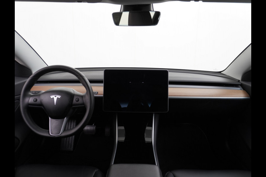 Tesla Model 3 Long Range 75 kWh 19" 463PK FSD-vb. Premium-Audio 4WD AutoPilot Pano.dak Camera Leer Adaptive-Cruise+Stop&Go  PDC-A+Voor Wifi Ec Veel grip door AWD vierwielaandrijving.  Origineel Nederlandse auto ! 1e Eigenaar grootste accu ! tot 16,5 kwh thuis laden, 120kw/h snelladen per uur ! Zeer Compleet 61.000 nieuw