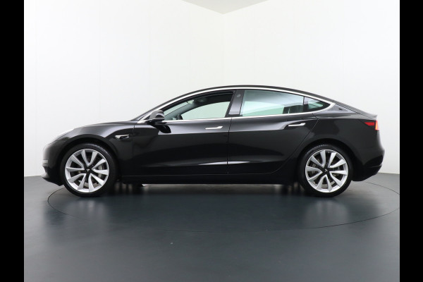 Tesla Model 3 Long Range 75 kWh 19" 463PK FSD-vb. Premium-Audio 4WD AutoPilot Pano.dak Camera Leer Adaptive-Cruise+Stop&Go  PDC-A+Voor Wifi Ec Veel grip door AWD vierwielaandrijving.  Origineel Nederlandse auto ! 1e Eigenaar grootste accu ! tot 16,5 kwh thuis laden, 120kw/h snelladen per uur ! Zeer Compleet 61.000 nieuw