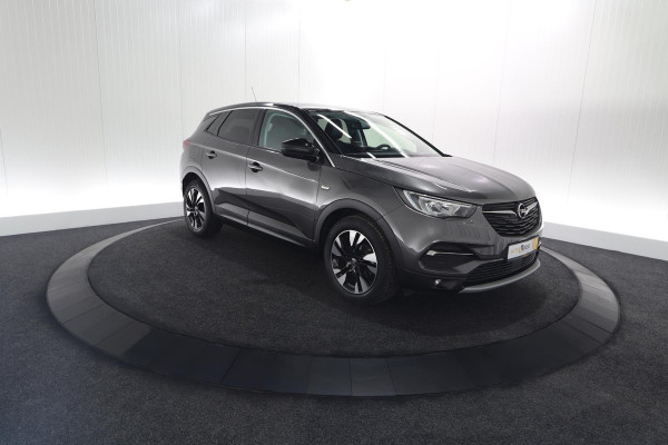 Opel Grandland X Turbo 130pk Automaat Innovation | Camera | Parkeersensoren | Apple Carplay