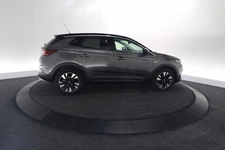 Opel Grandland X Turbo 130pk Automaat Innovation | Camera | Parkeersensoren | Apple Carplay