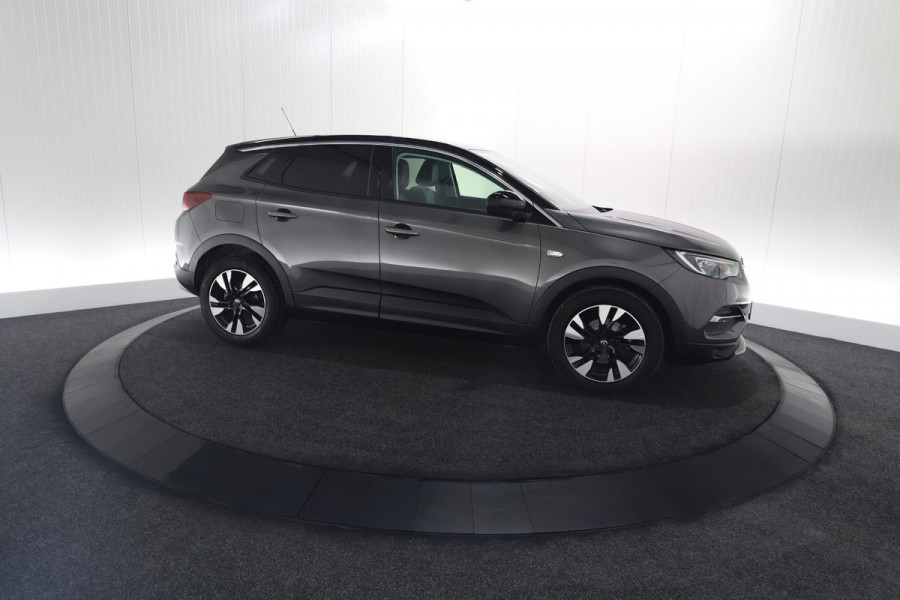 Opel Grandland X Turbo 130pk Automaat Innovation | Camera | Parkeersensoren | Apple Carplay