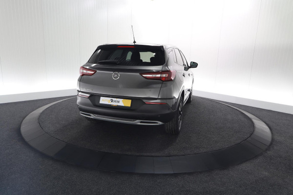 Opel Grandland X Turbo 130pk Automaat Innovation | Camera | Parkeersensoren | Apple Carplay