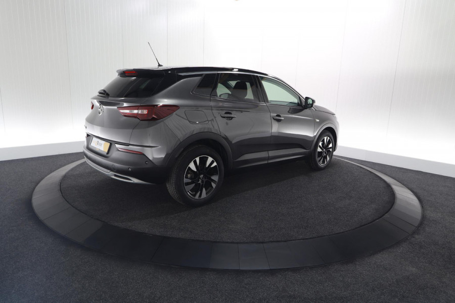 Opel Grandland X Turbo 130pk Automaat Innovation | Camera | Parkeersensoren | Apple Carplay