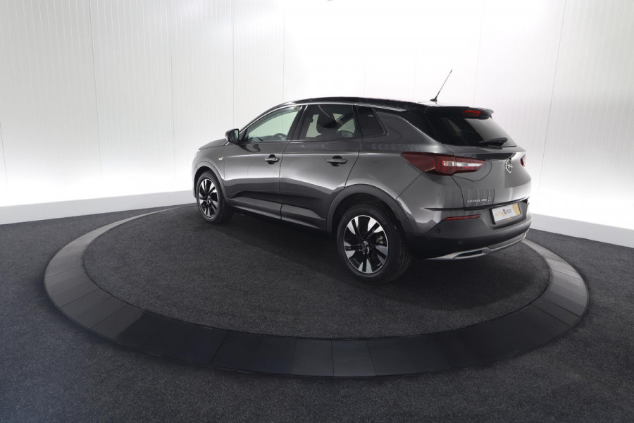 Opel Grandland X Turbo 130pk Automaat Innovation | Camera | Parkeersensoren | Apple Carplay