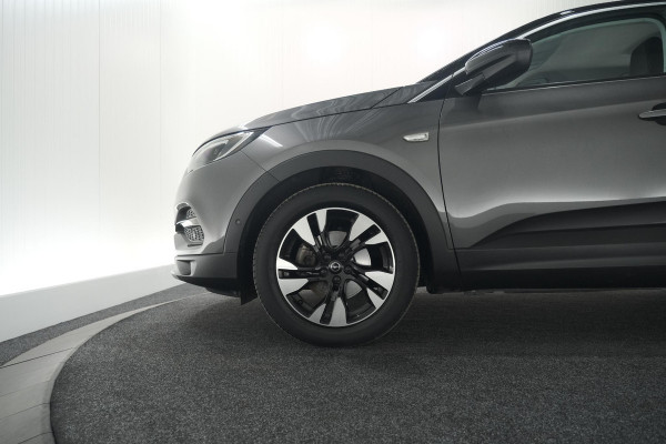 Opel Grandland X Turbo 130pk Automaat Innovation | Camera | Parkeersensoren | Apple Carplay