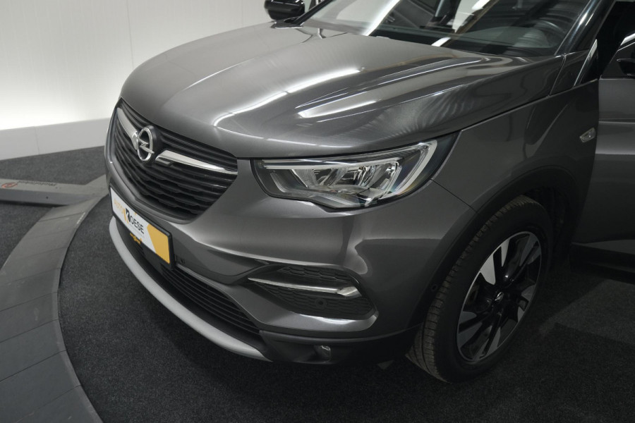 Opel Grandland X Turbo 130pk Automaat Innovation | Camera | Parkeersensoren | Apple Carplay