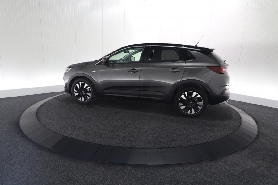 Opel Grandland X Turbo 130pk Automaat Innovation | Camera | Parkeersensoren | Apple Carplay