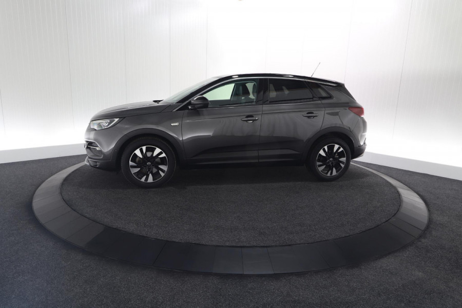 Opel Grandland X Turbo 130pk Automaat Innovation | Camera | Parkeersensoren | Apple Carplay