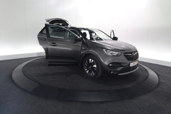 Opel Grandland X Turbo 130pk Automaat Innovation | Camera | Parkeersensoren | Apple Carplay