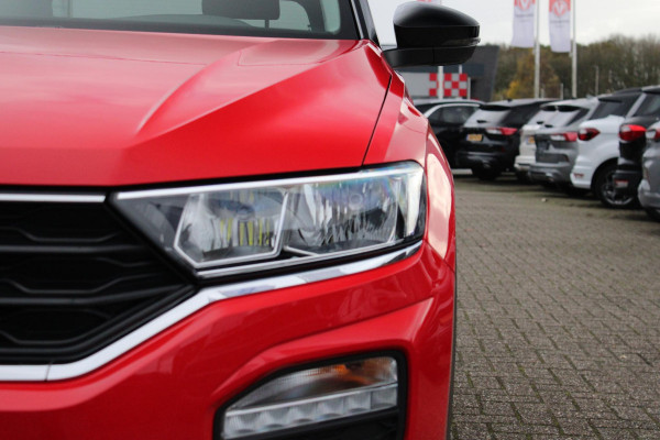 Volkswagen T-Roc 1.5 TSI Sport Business R | Trekhaak | Sensoren voor en achter | Stoelverwarming