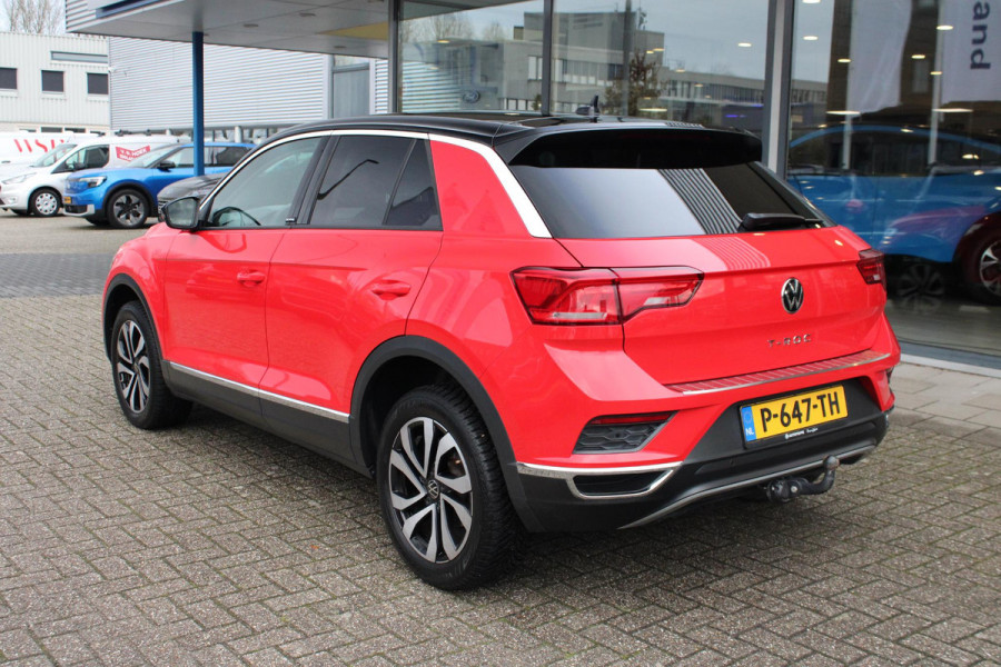 Volkswagen T-Roc 1.5 TSI Sport Business R | Trekhaak | Sensoren voor en achter | Stoelverwarming