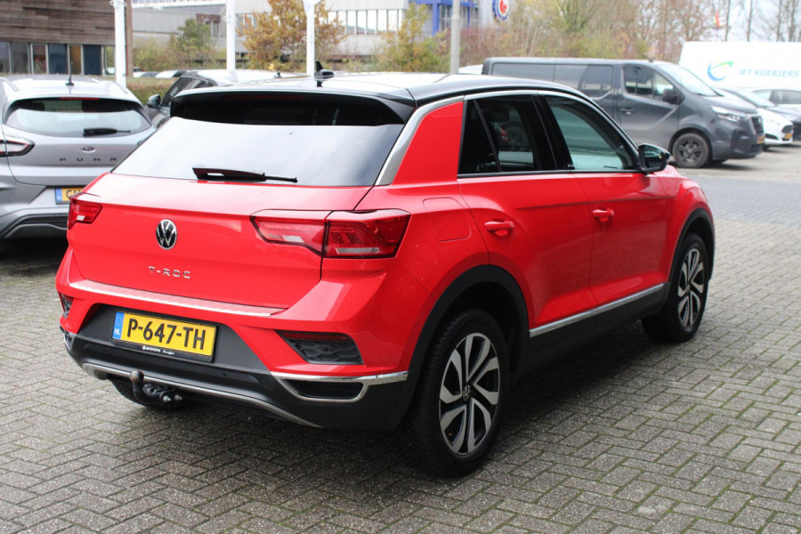 Volkswagen T-Roc 1.5 TSI Sport Business R | Trekhaak | Sensoren voor en achter | Stoelverwarming