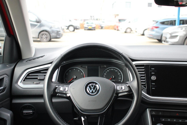 Volkswagen T-Roc 1.5 TSI Sport Business R | Trekhaak | Sensoren voor en achter | Stoelverwarming