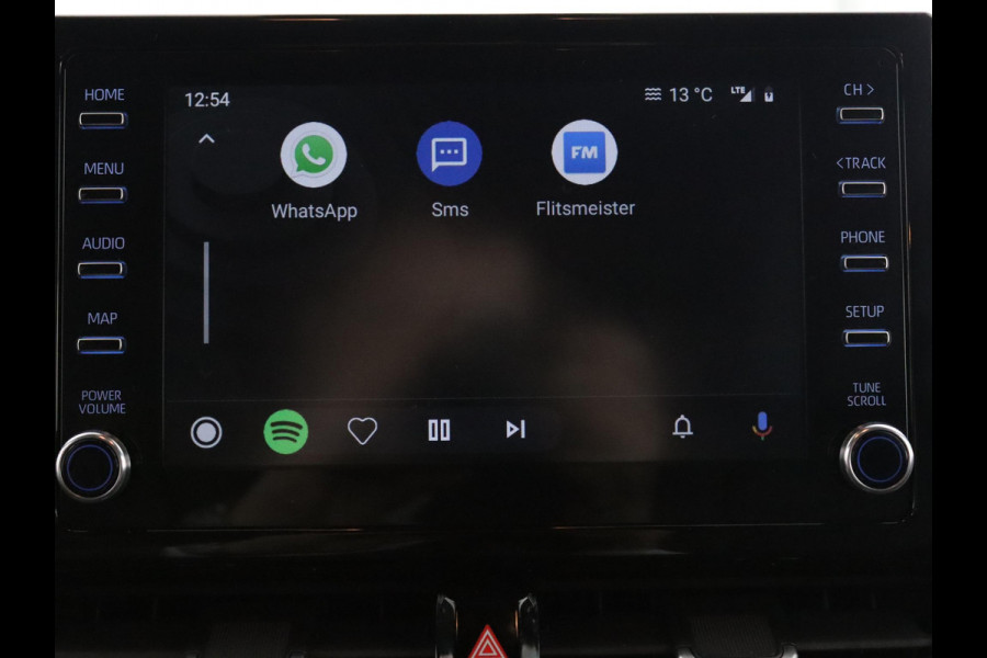 Toyota Corolla Touring Sports 2.0 Hybrid Black Edition | Apple Carplay & AndroidAUTO | Stoelverwarming | Parkeersensoren |