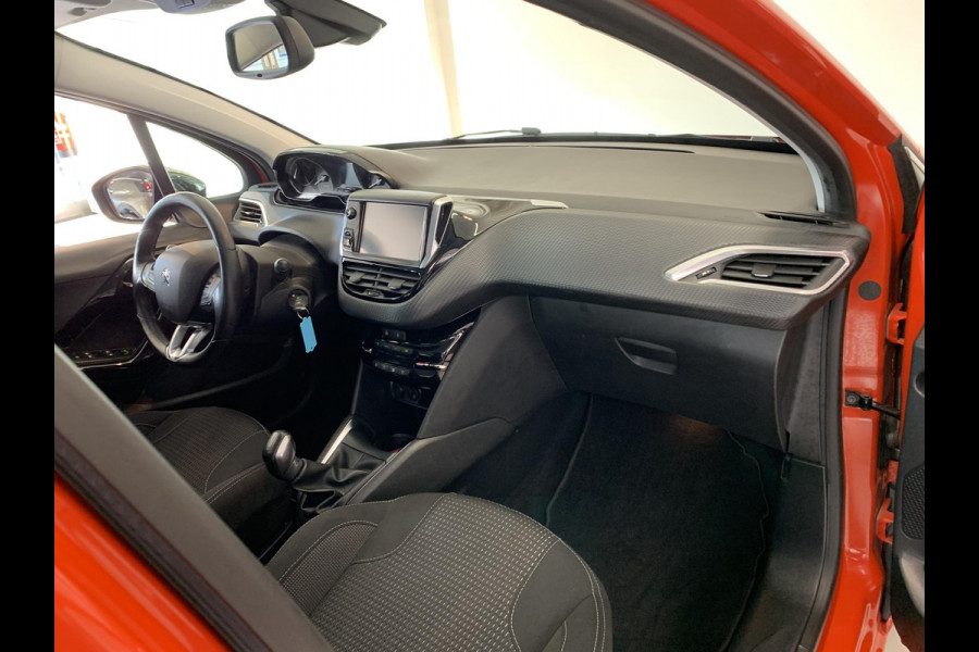 Peugeot 208 1.2 PureTech Allure Navigatie | Cruise Control | Android auto / Apple carplay