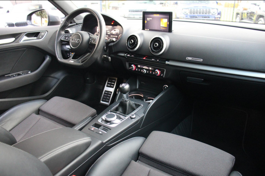 Audi A3 Sportback 30 TFSI Advance Sport 3x S-Line Virtual Cockpit Matrix PDC 18''