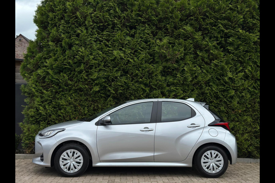 Toyota Yaris 1.5 Hybrid Business Plus CarPlay Camera