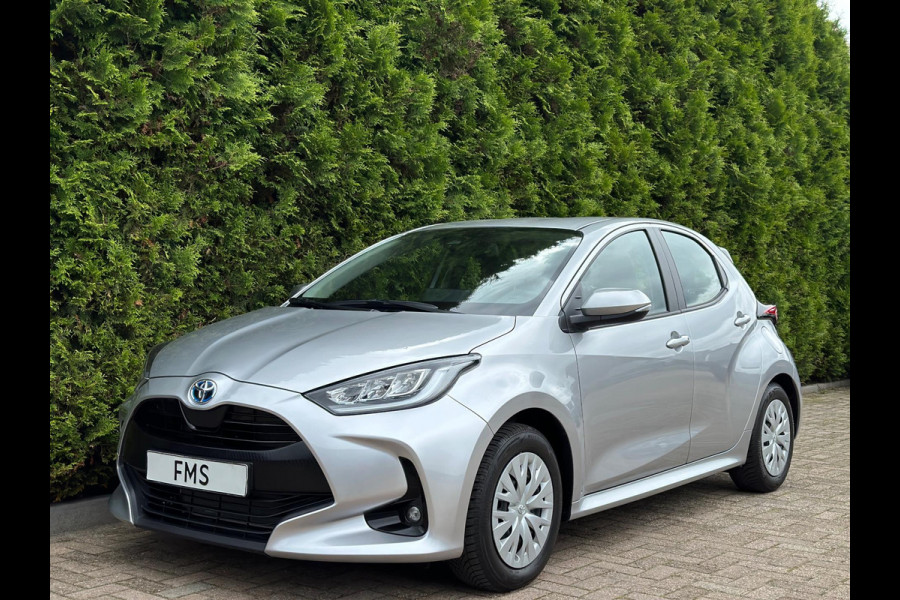 Toyota Yaris 1.5 Hybrid Business Plus CarPlay Camera