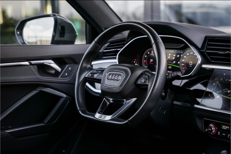 Audi Q3 45 TFSI quattro - Panorama | B&O | Elek. Trekhaak | ACC