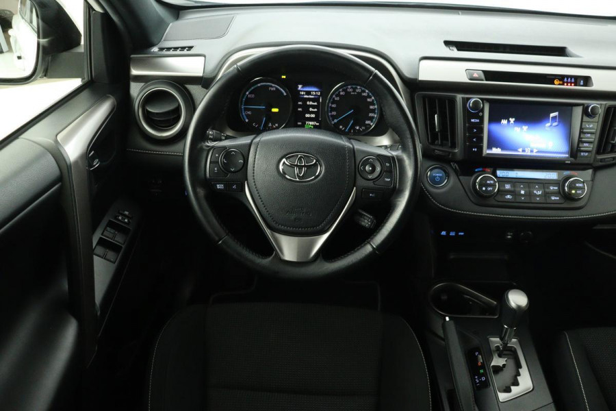 Toyota RAV4 2.5 Hybrid AWD Dynamic | Trekhaak | Camera | Full LED | Keyless | Climate control | Bluetooth | PDC | Cruise control