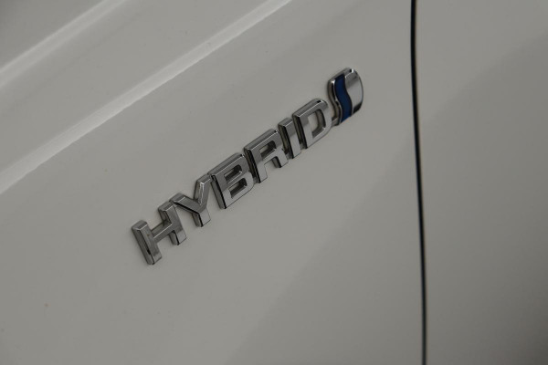 Toyota RAV4 2.5 Hybrid AWD Dynamic | Trekhaak | Camera | Full LED | Keyless | Climate control | Bluetooth | PDC | Cruise control