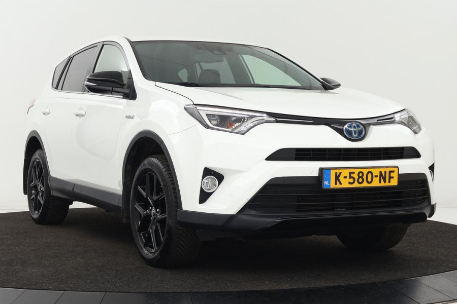 Toyota RAV4 2.5 Hybrid AWD Dynamic | Trekhaak | Camera | Full LED | Keyless | Climate control | Bluetooth | PDC | Cruise control