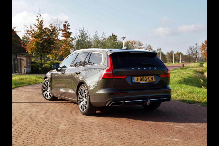 Volvo V60 2.0 T6 Recharge AWD Business Pro | Plug-in Hybride | Trekhaak | Apple Carplay NL-Auto |