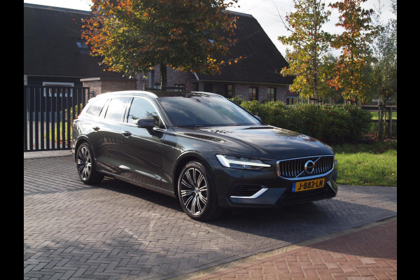 Volvo V60 2.0 T6 Recharge AWD Business Pro | Plug-in Hybride | Trekhaak | Apple Carplay NL-Auto |