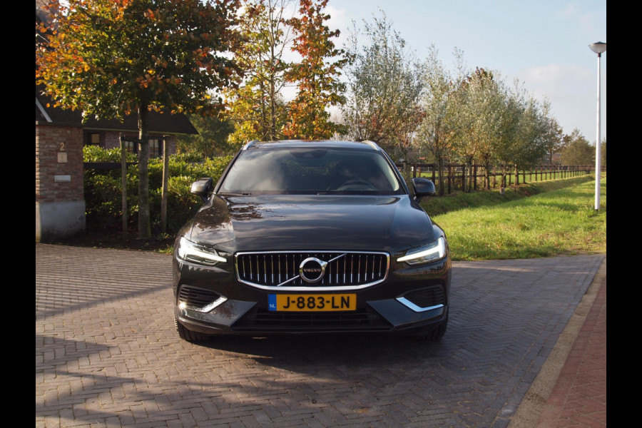 Volvo V60 2.0 T6 Recharge AWD Business Pro | Plug-in Hybride | Trekhaak | Apple Carplay NL-Auto |