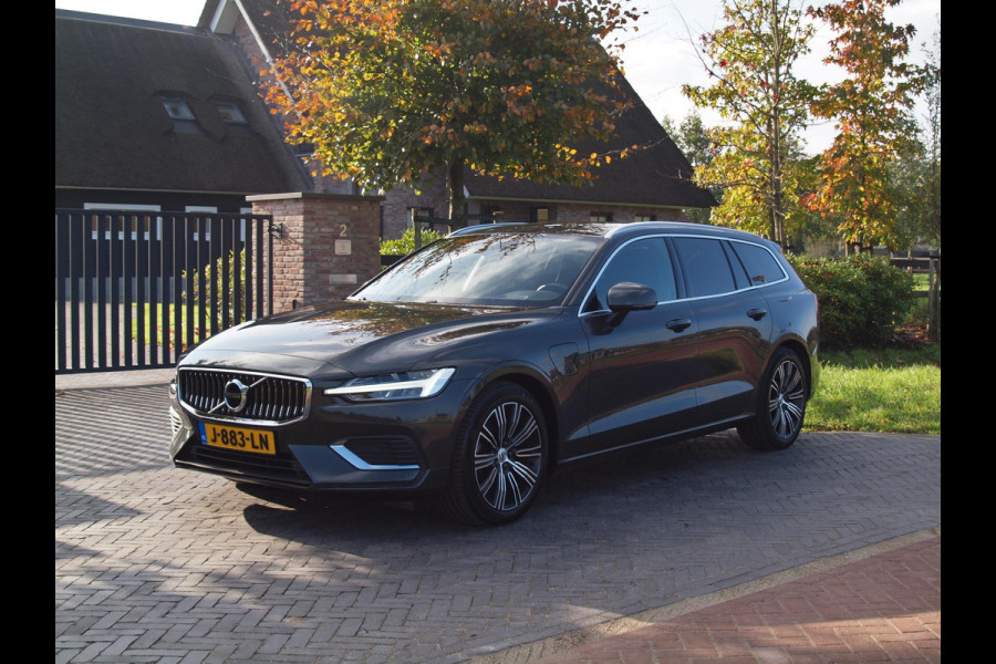 Volvo V60 2.0 T6 Recharge AWD Business Pro | Plug-in Hybride | Trekhaak | Apple Carplay NL-Auto |