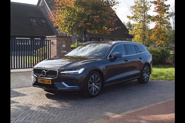 Volvo V60 2.0 T6 Recharge AWD Business Pro | Plug-in Hybride | Trekhaak | Apple Carplay NL-Auto |