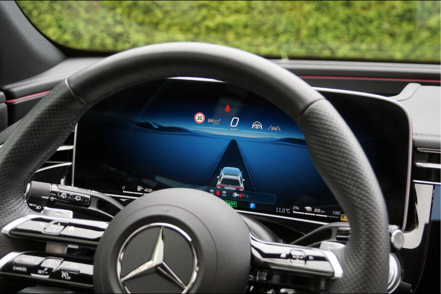 Mercedes-Benz E-Klasse Estate E 300 e AMG Line | Luchtvering Hyperscreen Pano Head-Up Trekhaak Burmester 4D