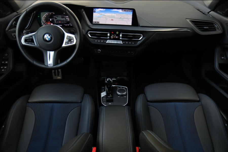 BMW 1-serie 118i M Sport / H&K / HUD / LIVE COCKPIT / LEDER / CAMERA / CARPLAY / 19''