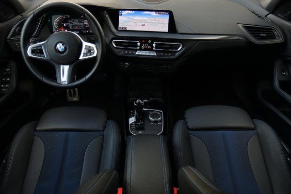 BMW 1-serie 118i M Sport / H&K / HUD / LIVE COCKPIT / LEDER / CAMERA / CARPLAY / 19''