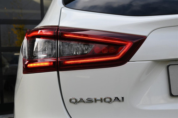 Nissan QASHQAI 1.3 DIG-T Tekna Leder Pano Trekhaak 360Cam Cruise '21