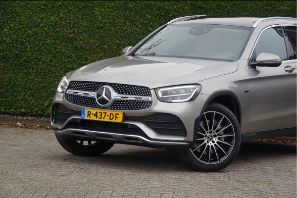 Mercedes-Benz GLC GLC 300 e 4M AMG line | Trekhaak Panorama Sfeerverlichting 20 inch AMG