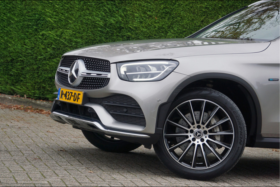 Mercedes-Benz GLC GLC 300 e 4M AMG line | Trekhaak Panorama Sfeerverlichting 20 inch AMG