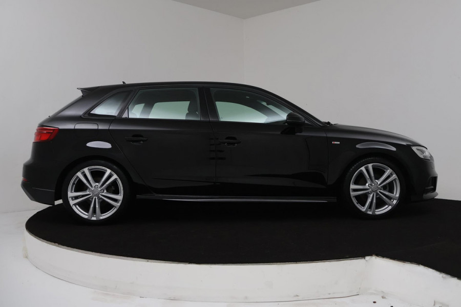 Audi A3 Sportback 35 TFSI CoD Advance Sport Automaat (VIRTUAL, NAVIGATIE, STOELV, CLIMATE, CRUISE, NL-AUTO, GOED ONDERHOUDEN)