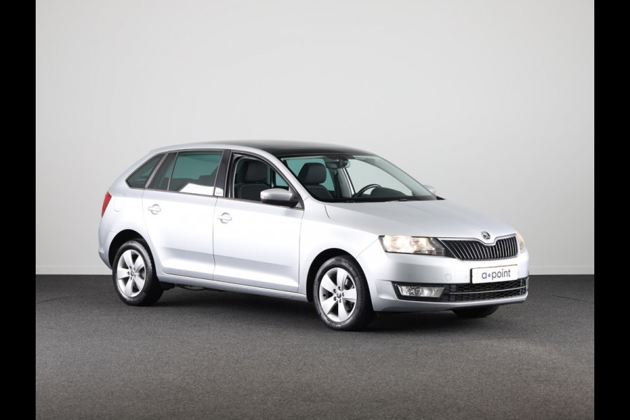 Škoda Rapid Spaceback 1.2 TSI Greentech JOY 90pk | Panoramadak | Navigatie | Climatronic | Parkeersensoren voor en achter