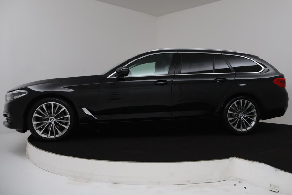 BMW 5 Serie Touring 520i High Executive Edition Automaat (TREKHAAK, NAVIGATIE, ELEKT STOELEN, VIRTUAL, NL-AUTO, DEALER ONDERHOUD)