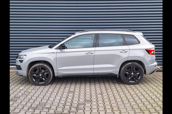 Škoda Karoq 1.5 TSI ACT Sportline 150pk DSG | Panodak | Carplay | | Virtual Cockpit | Adaptive Cruise | Canton Audio | Camera | Led | Sportstoelen | Keyless |